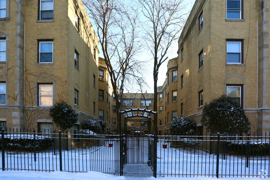 More Photos Of 7369-7379 N Damen Ave, Chicago Apartments For Sale