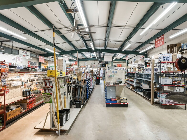 More Photos Of 9594 SE Maricamp Rd, Ocala Auto Repair For Sale