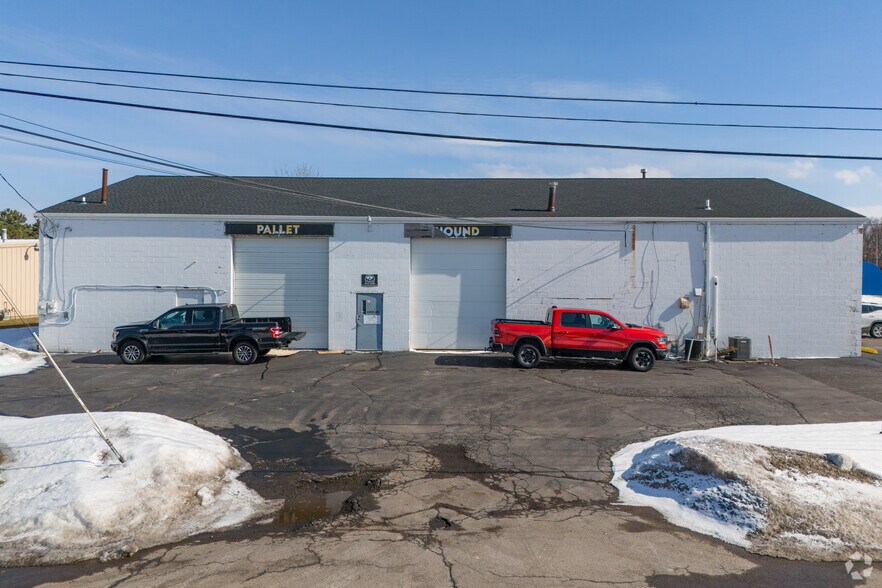 More Photos Of 5735 Maelou Dr, Hamburg Warehouse For Lease