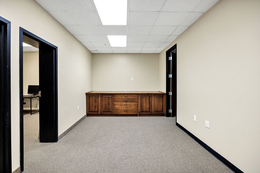 More Photos Of 3775 N 200 W, Hyde Park Service For Lease