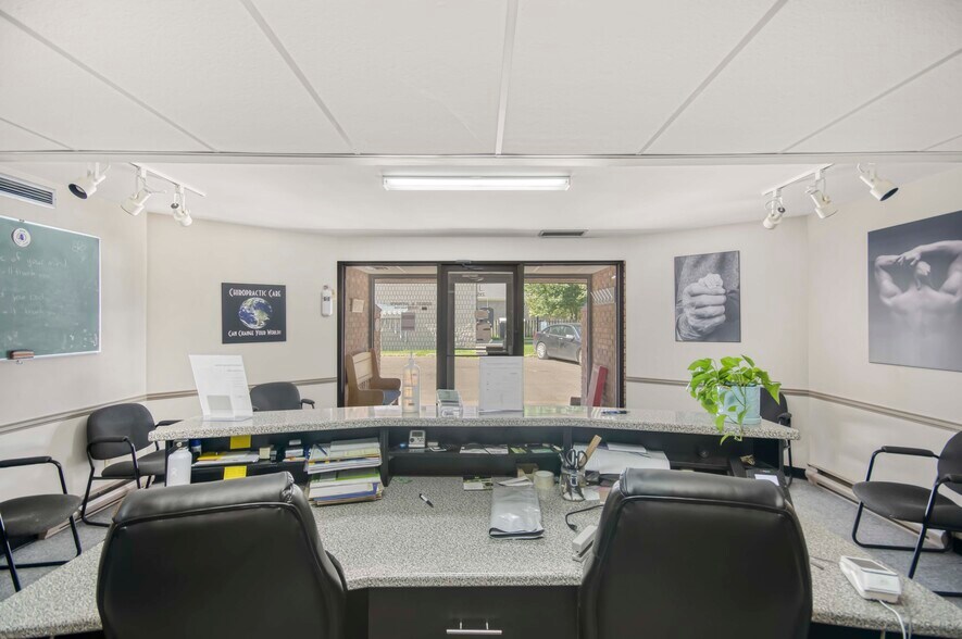 More Photos Of 215 First Av E, Shelburne Medical For Sale