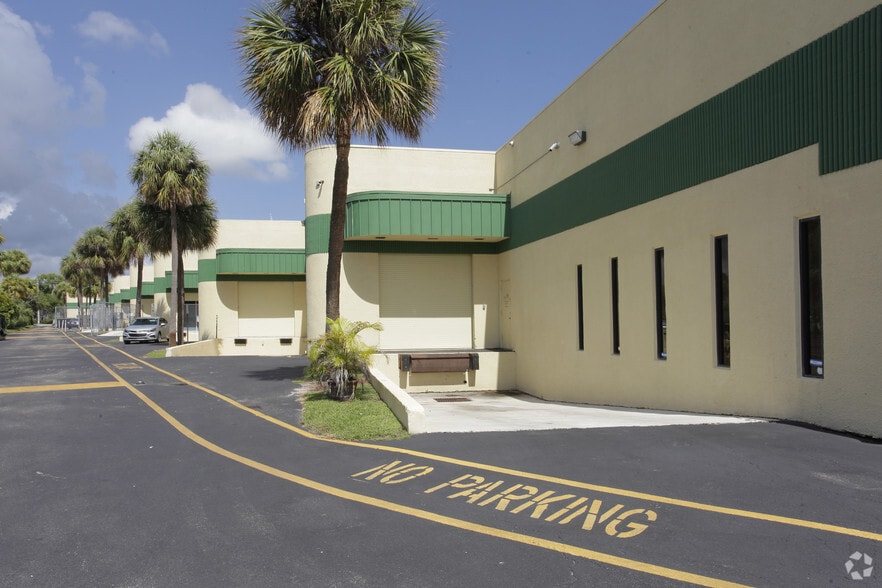 More Photos Of 160 SW 12th Ave, Deerfield Beach Flex For Lease