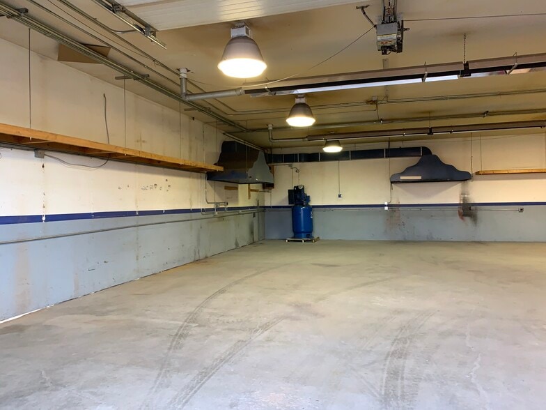 More Photos Of 5629 Bob Ln, Black Hawk Warehouse For Lease