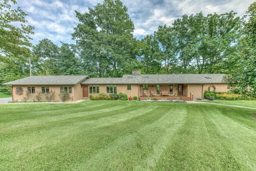 More Photos Of 19080 N Fork River Rd, Abingdon Specialty For Sale