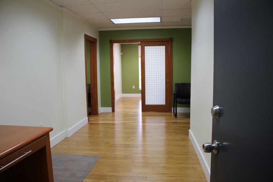 More Photos Of 717 Ponce de Leon Blvd, Coral Gables Office For Sale