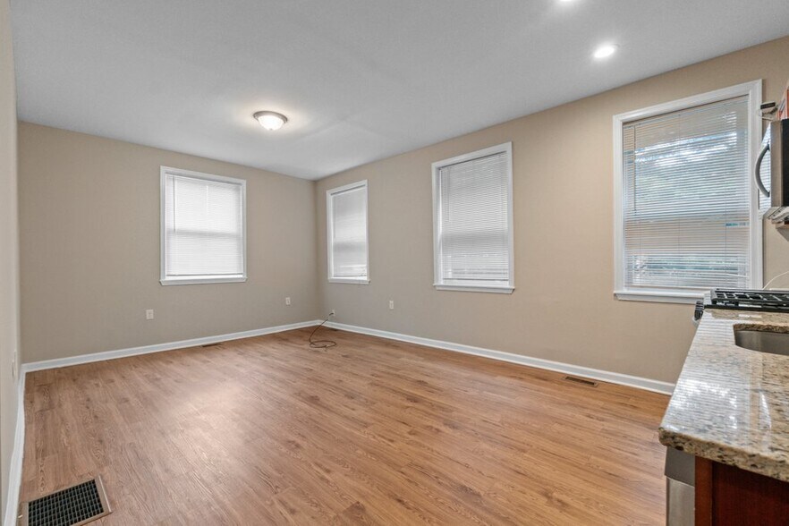 More Photos Of 601 Whitelock St, Baltimore Apartments For Sale