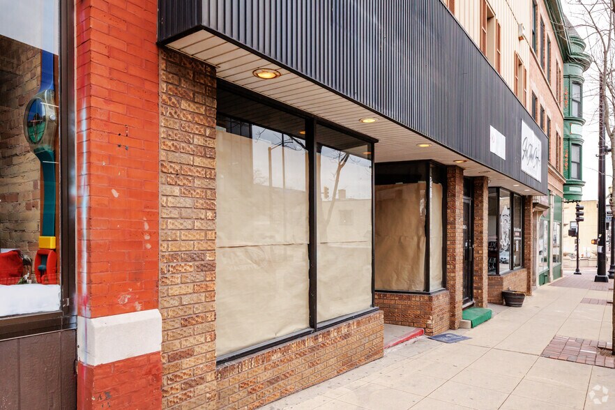 Primary Photo Of 207 E Chicago St, Elgin Restaurant For Lease