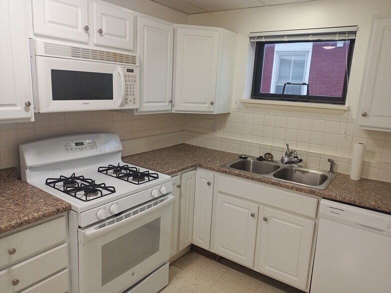 More Photos Of 511-513 N Cayuga St, Ithaca Flex For Sale