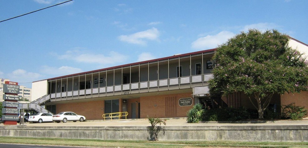 Primary Photo Of 2015 Fairfield Ave, Shreveport Medical For Lease