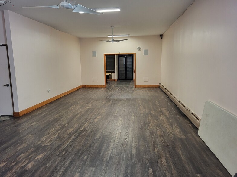 More Photos Of 1688 Webster Ave, Bronx Drugstore For Lease