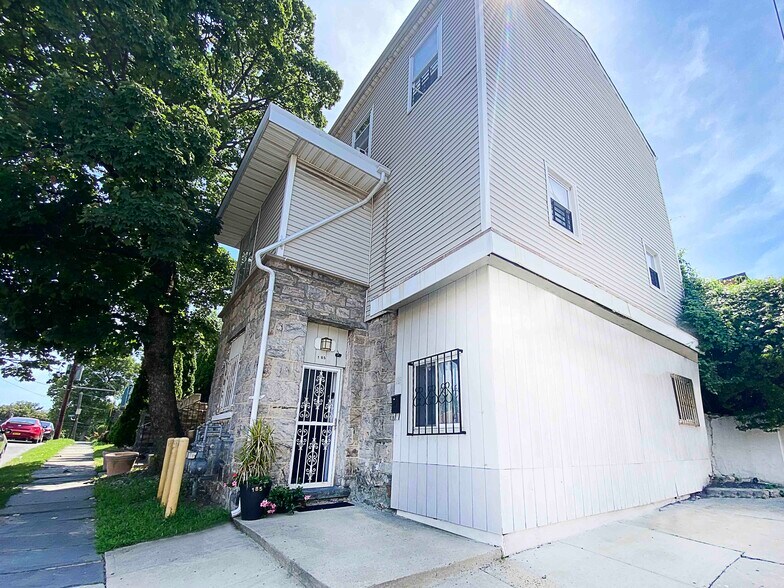 More Photos Of 403 E 3rd St, Mount Vernon Funeral Home For Sale