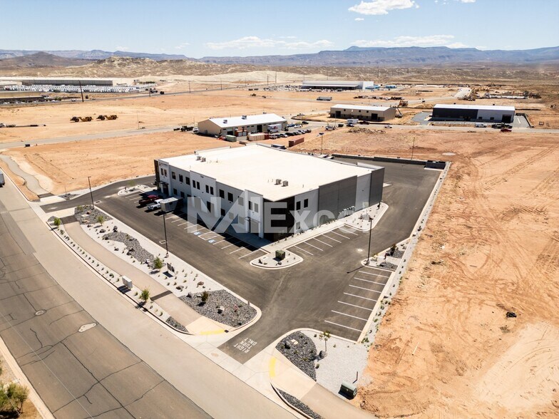 More Photos Of 744 Enterprise dr, St George Warehouse For Lease