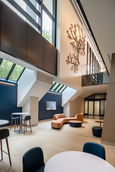 More Photos Of 7500 Old Georgetown Rd, Bethesda Office For Lease