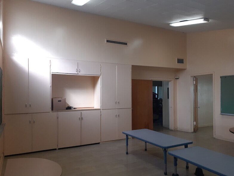 More Photos Of 5840 La Tijera Blvd, Los Angeles Schools For Lease