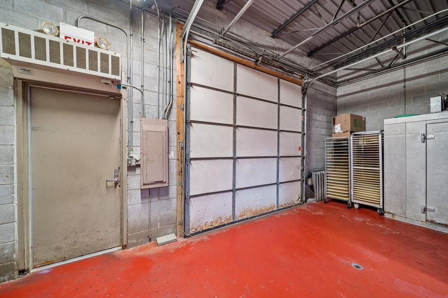 More Photos Of 30W270 Butterfield Rd, Warrenville Light Distribution For Sale