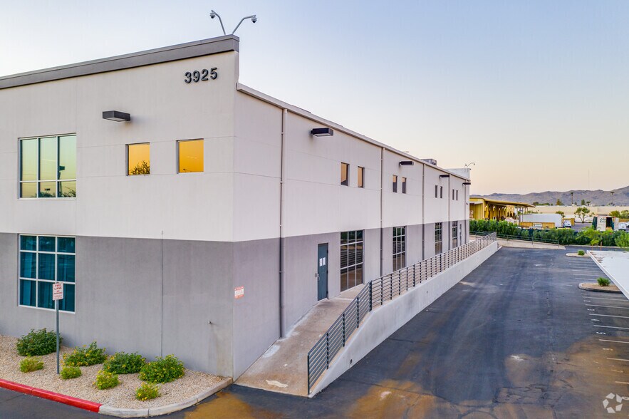 More Photos Of 3925 E Broadway Rd, Phoenix Office For Lease