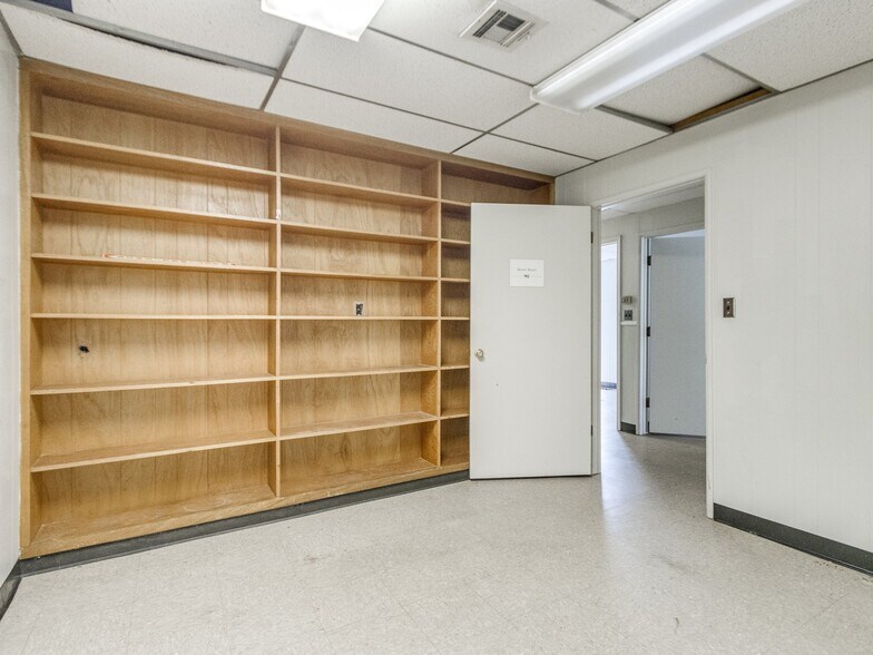 More Photos Of 5835 S Pennsylvania Ave, Oklahoma City Medical For Sale
