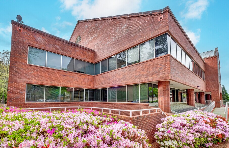More Photos Of 1605 Chantilly Dr NE, Atlanta Medical For Lease
