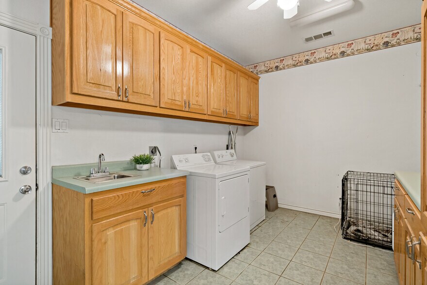 More Photos Of 12900 FM 121, Van Alstyne Lodge Meeting Hall For Sale