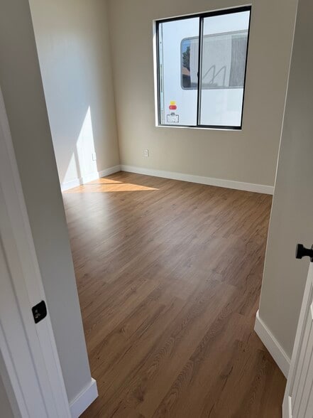 More Photos Of 9004 Olive St., Fontana Contractor Storage Yard For Lease