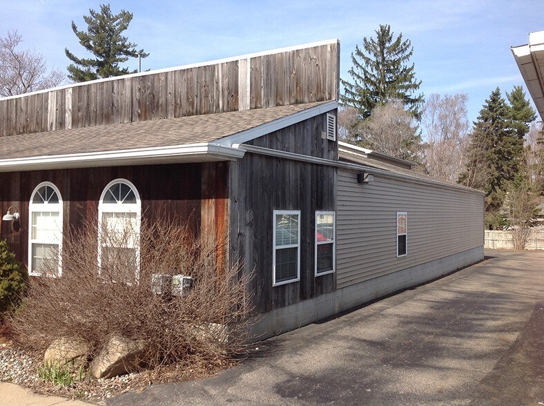 More Photos Of 110-112 S Bridge St, Dimondale Freestanding For Sale