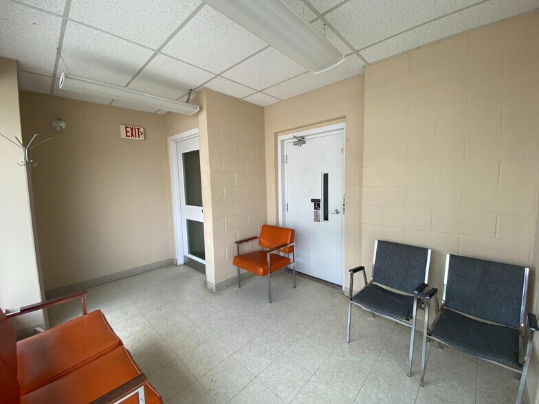 More Photos Of 115-119 Cedar St, Greater Sudbury General Retail For Sale