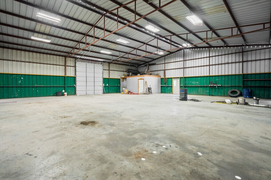 More Photos Of 8808 County Road 1458, Taft Flex For Sale