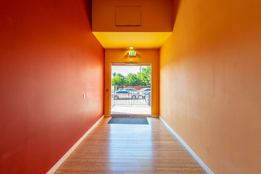 More Photos Of 1415 N Cahuenga Blvd, Los Angeles Loft Creative Space For Sale