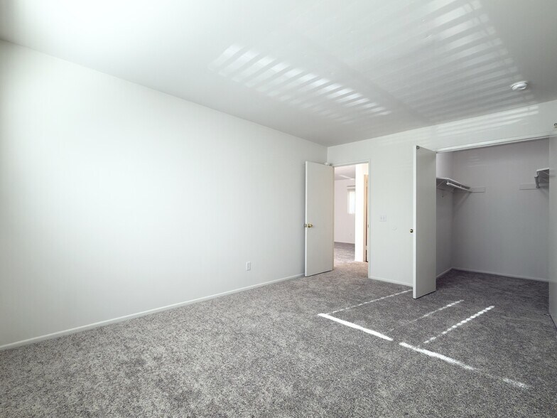 More Photos Of 267 Alestar St, Vista Apartments For Sale