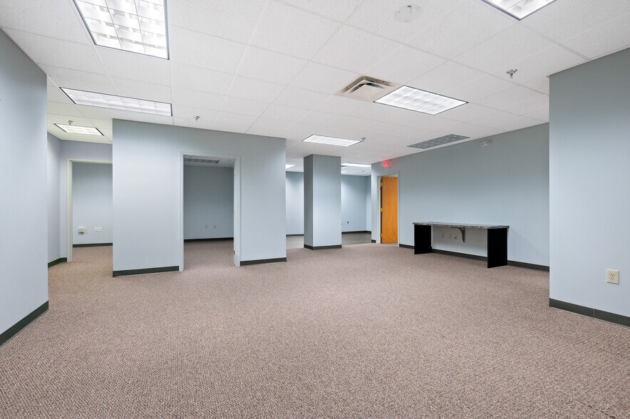 More Photos Of 1000 Stonewood Dr, Wexford Medical For Lease