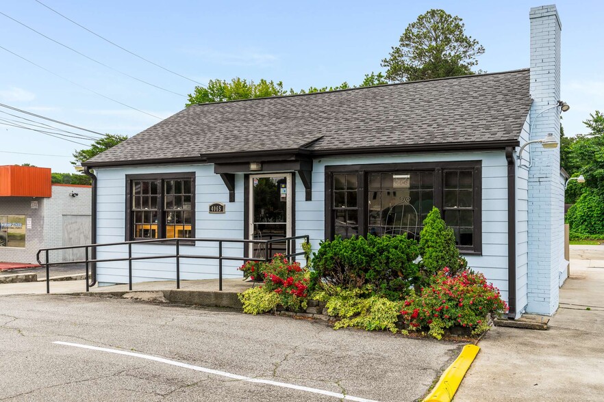 More Photos Of 4065 Lawrenceville Hwy, Tucker Office For Sale