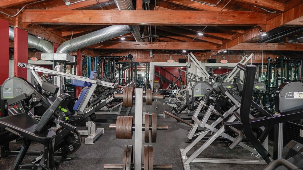 More Photos Of 3508 S Manhattan Ave, Tampa Health Club For Sale