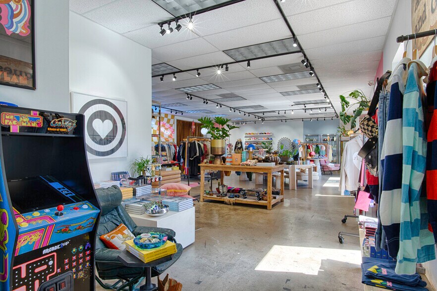 More Photos Of 1002 N Central Expy, Richardson Unknown For Lease