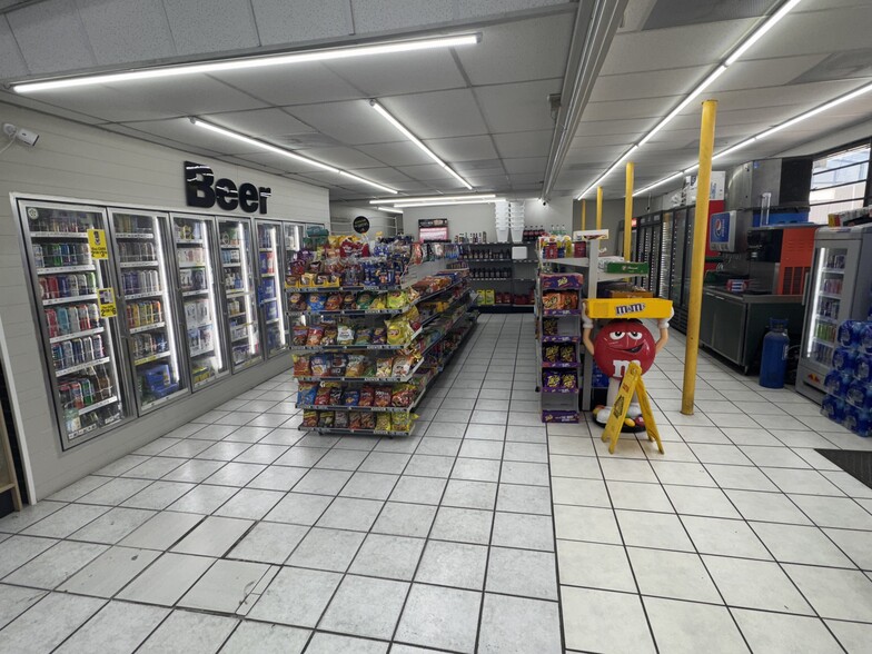 More Photos Of 6771 46th Ave N, Saint Petersburg Convenience Store For Sale