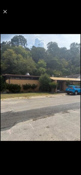 More Photos Of 600 6th Ave, Ford City Office For Sale