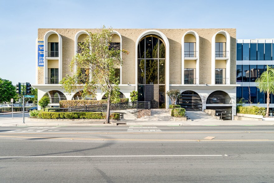 More Photos Of 615 W Civic Center Dr, Santa Ana Office For Lease