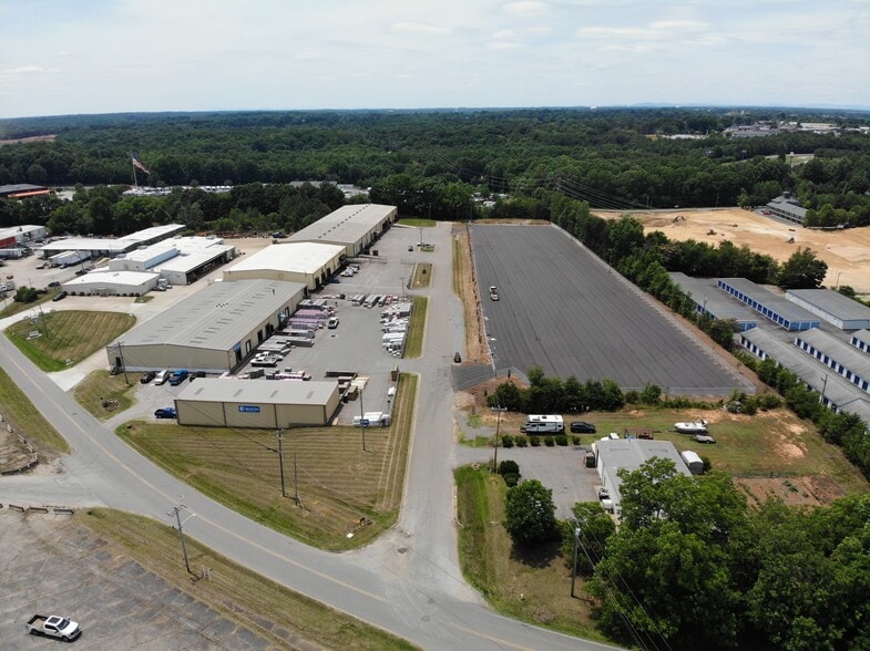 More Photos Of 1260 Barkley Rd, Statesville Warehouse For Lease