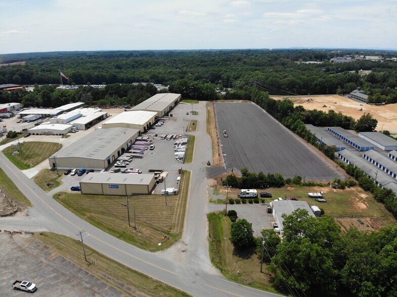 More Photos Of 1260 Barkley Rd, Statesville Warehouse For Lease