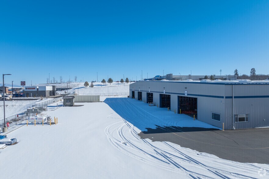 More Photos Of 400 SE Fairmount Dr, Pullman Department Store For Sale