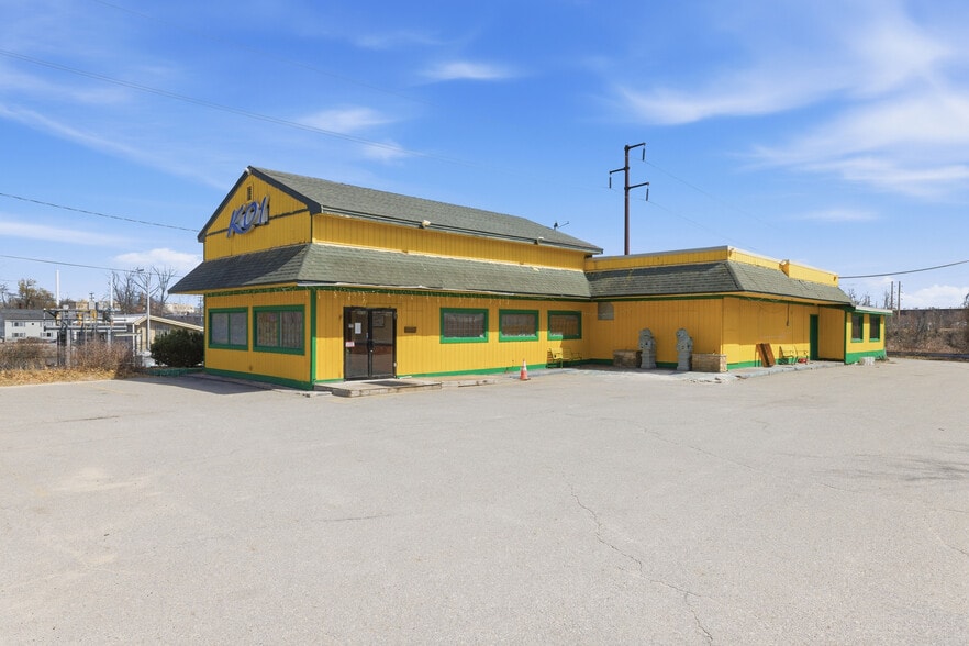 Primary Photo Of 11 Elm St, Biddeford Restaurant For Lease