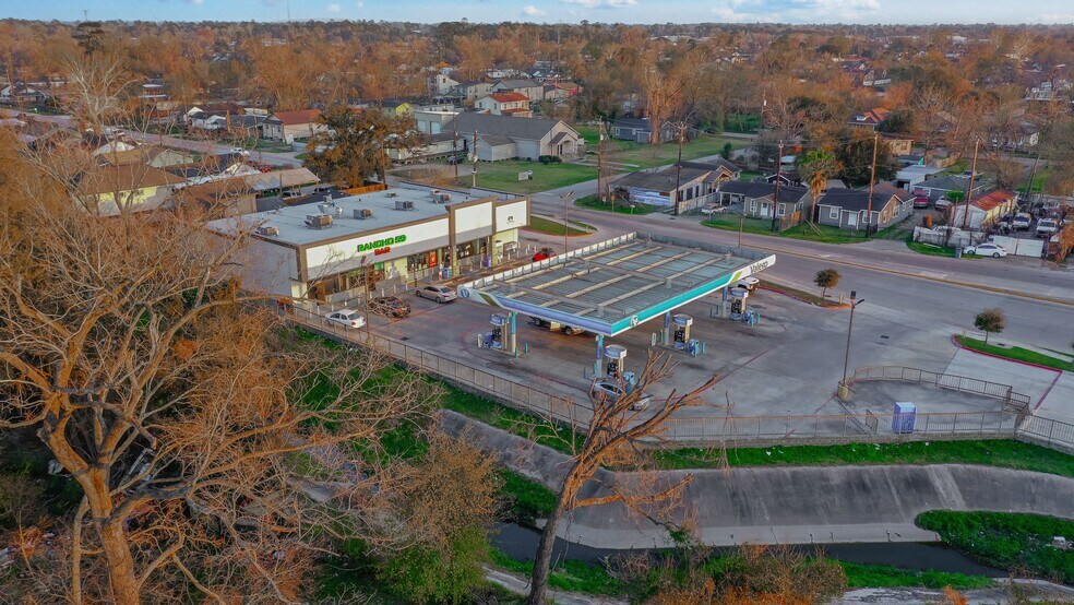 Primary Photo Of 4335 Hopper Rd, Houston Service Station For Sale