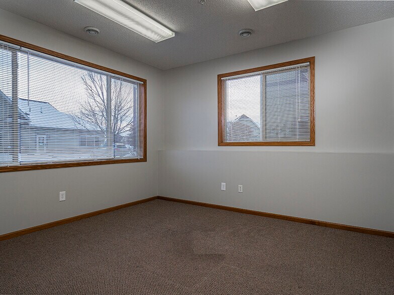 More Photos Of 7945 Stone Creek Dr, Chanhassen Medical For Lease