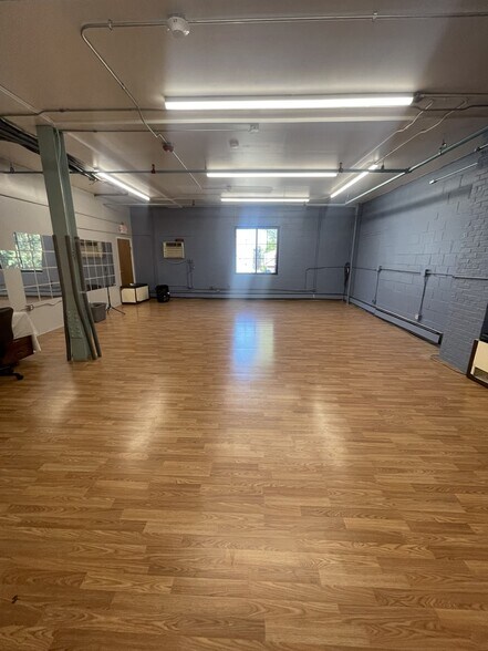 More Photos Of 504 Cherry Ln, Lane, New Hyde Park Warehouse For Lease