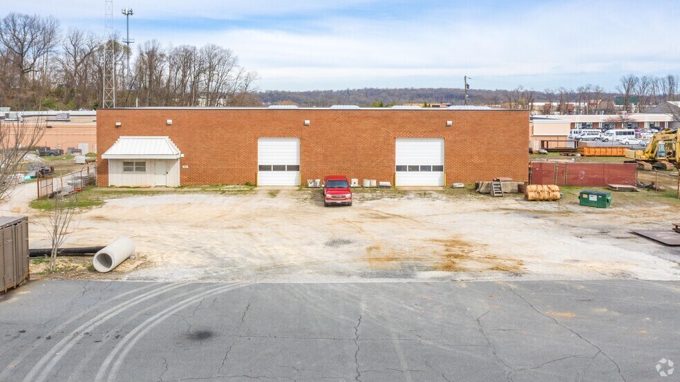 More Photos Of 1526 E Joppa Rd, Towson Auto Repair For Sale