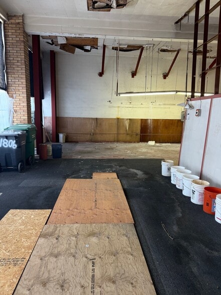 More Photos Of 1806 Alcatraz Ave, Berkeley General Retail For Sale