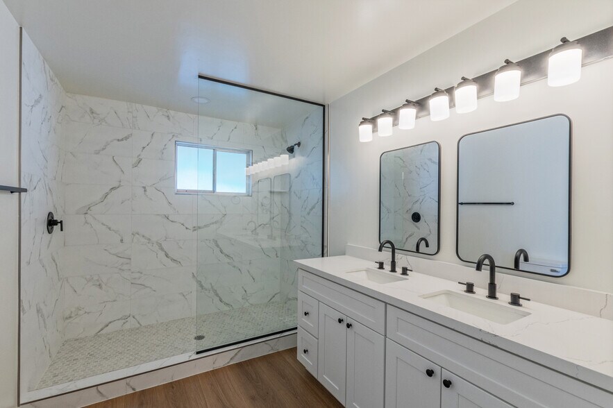 More Photos Of 3020 E Yale St, Phoenix Multifamily For Sale
