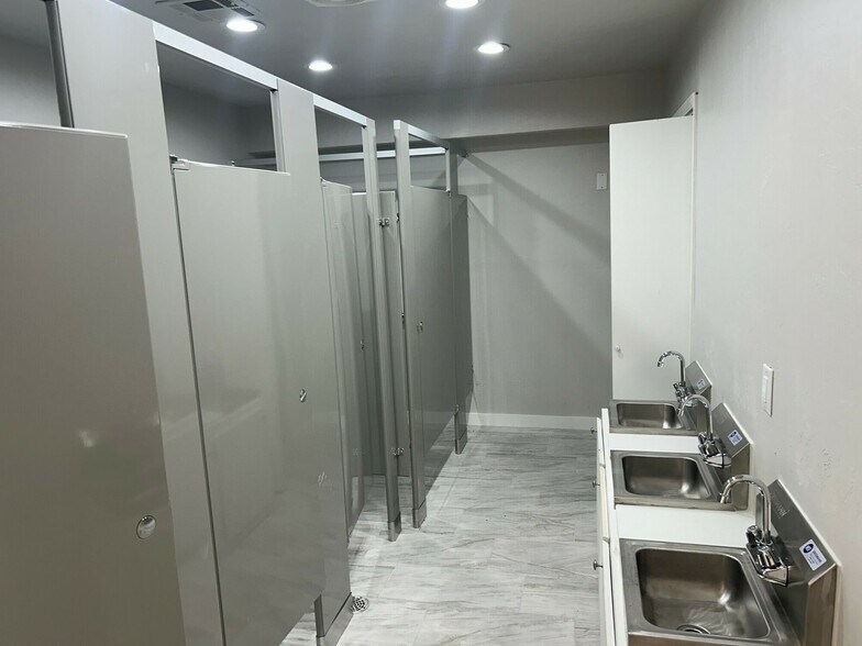 More Photos Of 828 SW 66th St, Oklahoma City Medical For Sale