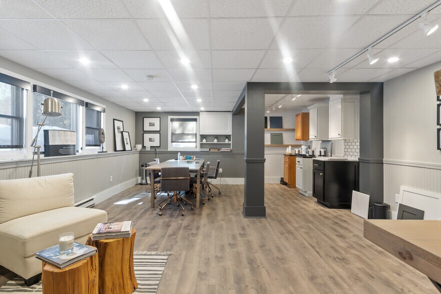 More Photos Of 561 Main St, Boxford General Retail For Sale