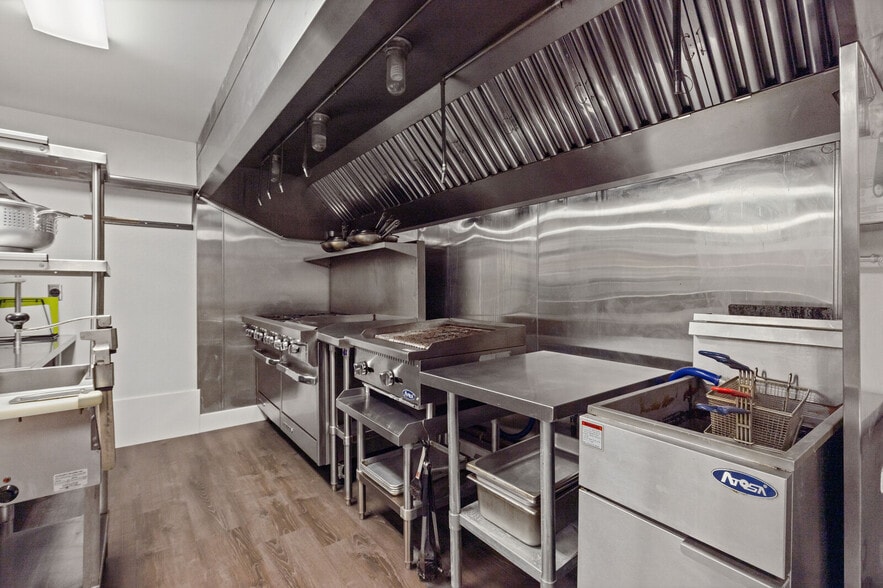 More Photos Of 205 W Main St, Liberty Restaurant For Sale