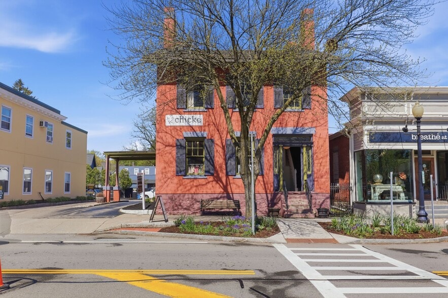 More Photos Of 25 S Main St, Pittsford Freestanding For Sale